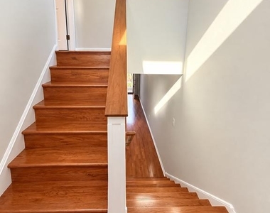 110 Palace Court - Photo Thumbnail 11
