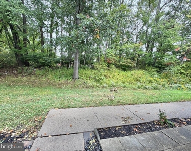 67 Cheverny Court - Photo Thumbnail 25