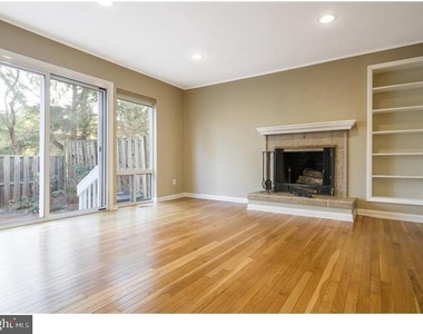 17 Gordon Way - Photo Thumbnail 8