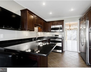 17 Gordon Way - Photo Thumbnail 4