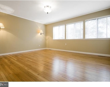 17 Gordon Way - Photo Thumbnail 10