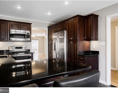 17 Gordon Way - Photo Thumbnail 2
