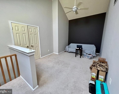 914 Eagles Chase Drive - Photo Thumbnail 2