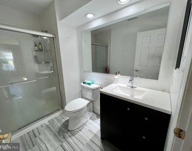 914 Eagles Chase Drive - Photo Thumbnail 10
