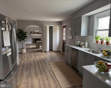 53 N Post Road - Photo Thumbnail 3