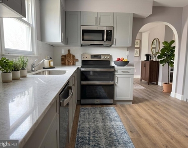53 N Post Road - Photo Thumbnail 4