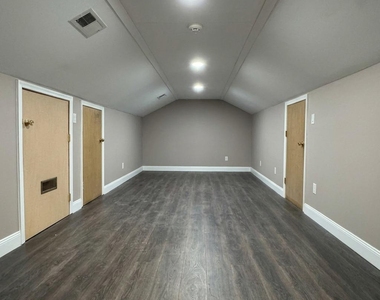 53 N Post Road - Photo Thumbnail 15