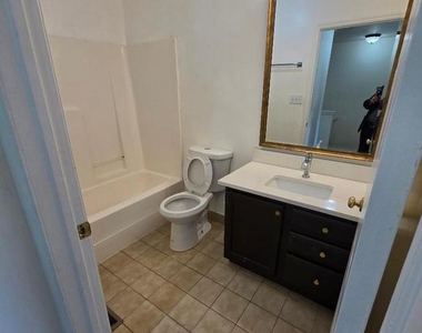 102 Royal Court Lane N - Photo Thumbnail 28