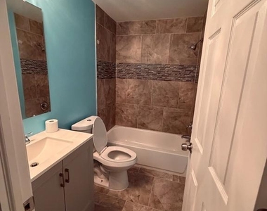 203 Bromley Estate - Photo Thumbnail 16