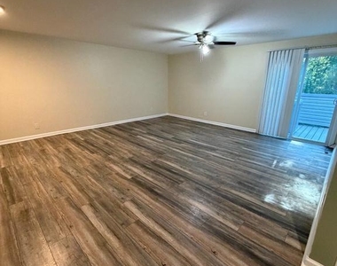 203 Bromley Estate - Photo Thumbnail 11