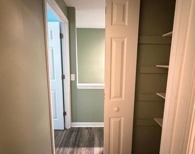 203 Bromley Estate - Photo Thumbnail 17