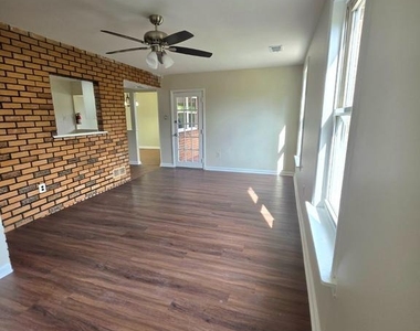 1606 Beechwood Place - Photo Thumbnail 14