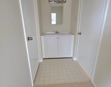 1606 Beechwood Place - Photo Thumbnail 20