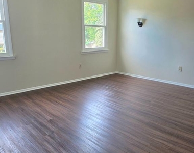 1606 Beechwood Place - Photo Thumbnail 22