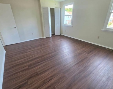 1606 Beechwood Place - Photo Thumbnail 25
