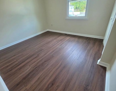 1606 Beechwood Place - Photo Thumbnail 24