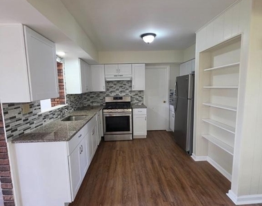 1606 Beechwood Place - Photo Thumbnail 10