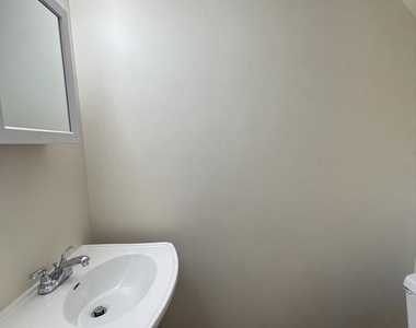 1606 Beechwood Place - Photo Thumbnail 15
