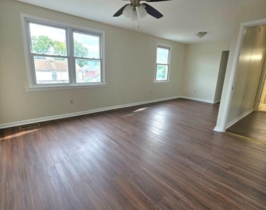 1606 Beechwood Place - Photo Thumbnail 17