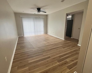 12 Chelsea Circle - Photo Thumbnail 1