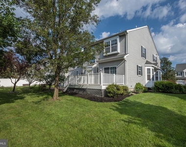 33 Weaver Drive - Photo Thumbnail 2