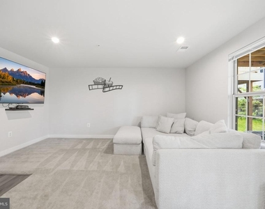 8805 Sybil Lane - Photo Thumbnail 29