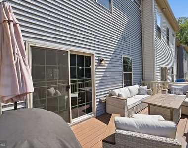 8805 Sybil Lane - Photo Thumbnail 11