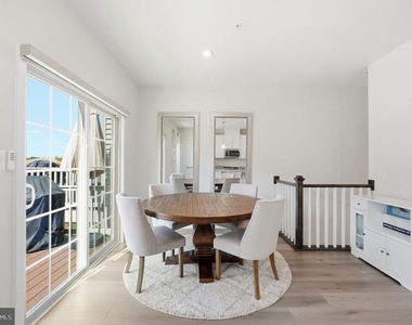 8805 Sybil Lane - Photo Thumbnail 7