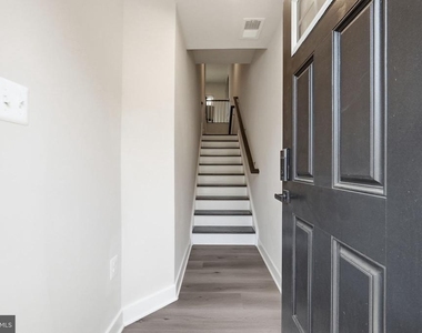8805 Sybil Lane - Photo Thumbnail 3