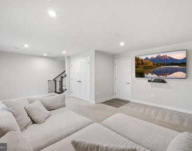 8805 Sybil Lane - Photo Thumbnail 28