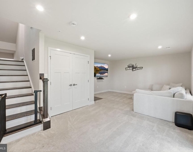 8805 Sybil Lane - Photo Thumbnail 30