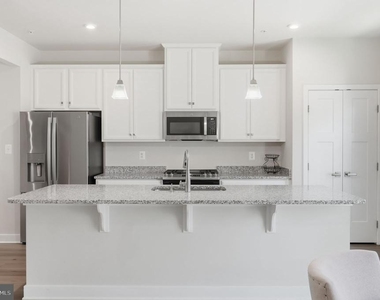 8805 Sybil Lane - Photo Thumbnail 6