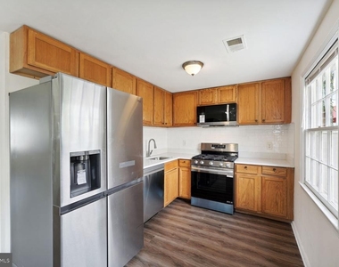 1419 Potomac Heights Drive - Photo Thumbnail 2