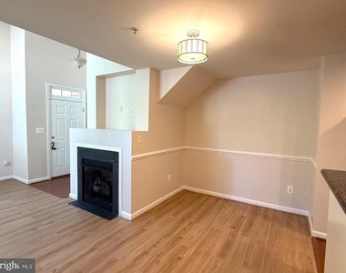 12400 Rollys Avenue - Photo Thumbnail 6