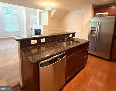 12400 Rollys Avenue - Photo Thumbnail 13
