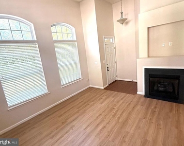 12400 Rollys Avenue - Photo Thumbnail 1
