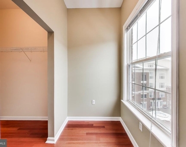 8 Granite Place - Photo Thumbnail 16
