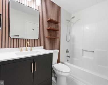 8139 Hallmark Place - Photo Thumbnail 14