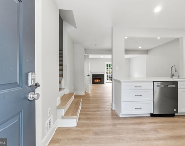 8139 Hallmark Place - Photo Thumbnail 1