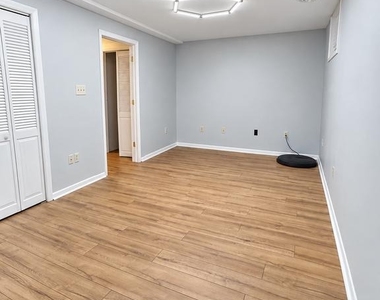 8139 Hallmark Place - Photo Thumbnail 16