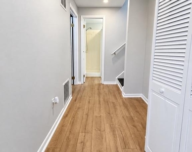 8139 Hallmark Place - Photo Thumbnail 18