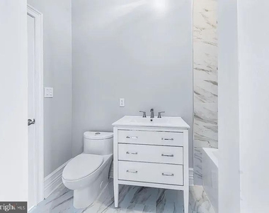 1100 W Lafayette Avenue - Photo Thumbnail 13