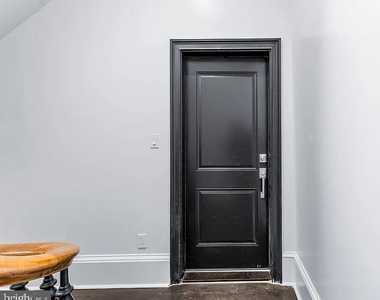 1100 W Lafayette Avenue - Photo Thumbnail 4