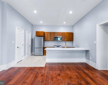 1100 W Lafayette Avenue - Photo Thumbnail 2