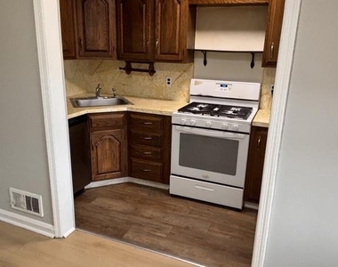 1723 Malvern Street - Photo Thumbnail 3