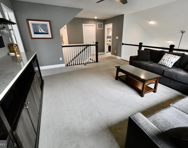 19059 Charlottetown Way - Photo Thumbnail 9