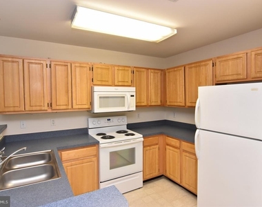 3500 Sanibel Circle - Photo Thumbnail 6