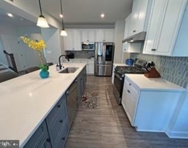 1739 Mel Lane - Photo Thumbnail 9