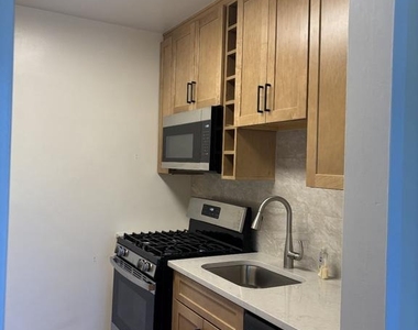 4201 Cathedral Avenue Nw - Photo Thumbnail 15