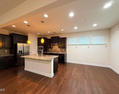 132 Concordia Woods Drive - Photo Thumbnail 5